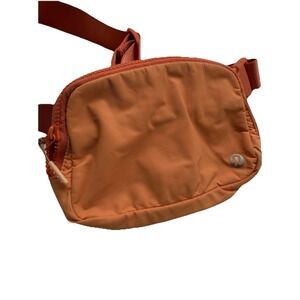 Lululemon Everywhere‎ Belt Bag orange